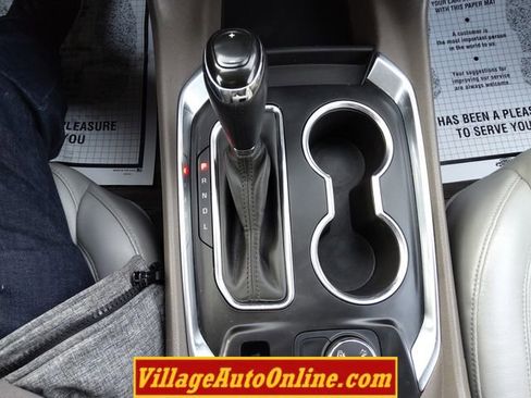 Used 2019 Chevrolet Traverse LT w/ LT Premium Package image 45