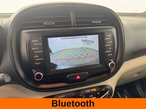 Used 2021 Kia Soul LX image 3