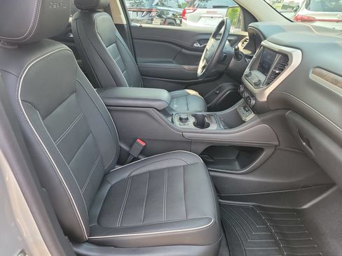 Used 2020 GMC Acadia Denali w/ Denali Ultimate Package AWD/4WD image 17