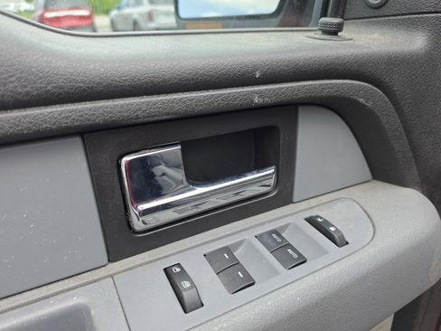 Used 2014 Ford F150 XLT w/ Equipment Group 302A Luxury AWD/4WD image 16
