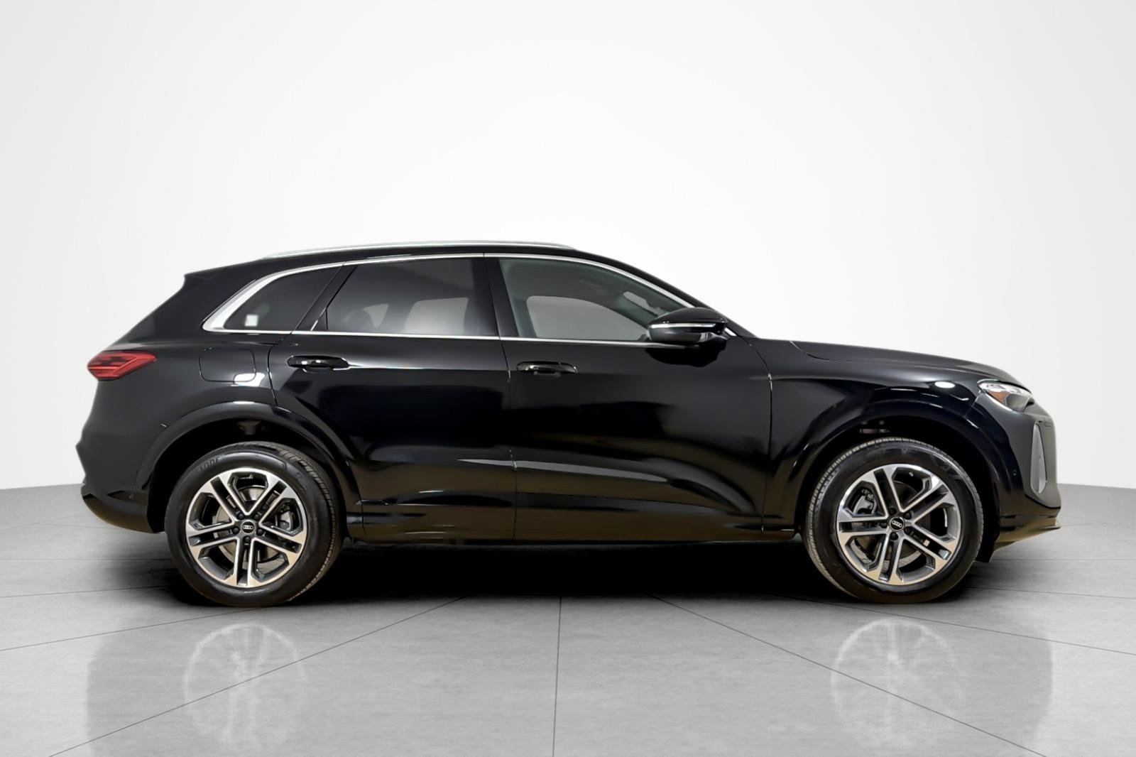 Used 2026 Audi Q5 Premium AWD/4WD image 6