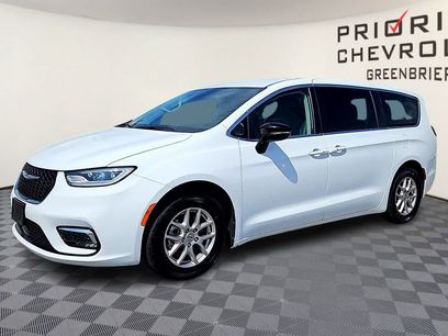 Used 2024 Chrysler Pacifica Touring-L