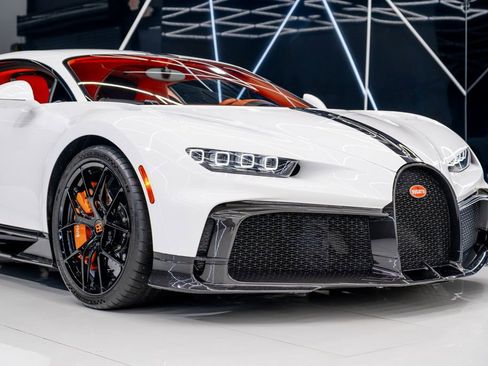Used 2022 Bugatti Chiron Pur Sport image 6