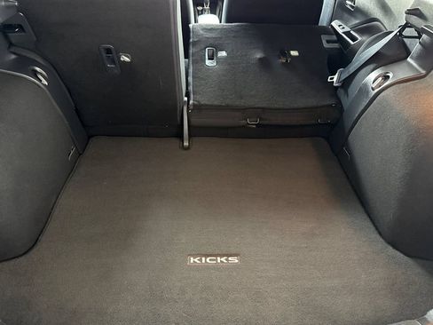 Used 2021 Nissan Kicks SV FWD image 17