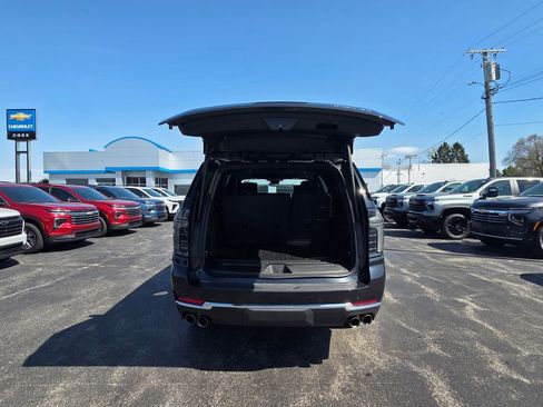 New 2026 Chevrolet Suburban Premier AWD/4WD image 7
