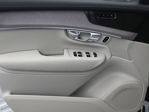 New 2026 Volvo XC90 T8 Ultra w/ Protection Package Premier AWD/4WD image 10