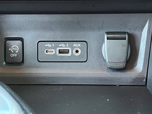 Used 2024 Nissan Sentra SV FWD image 23