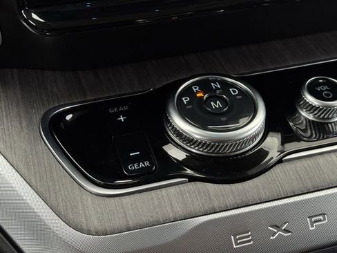 Certified 2025 Ford Expedition Platinum w/ Platinum Ultimate Package image 20