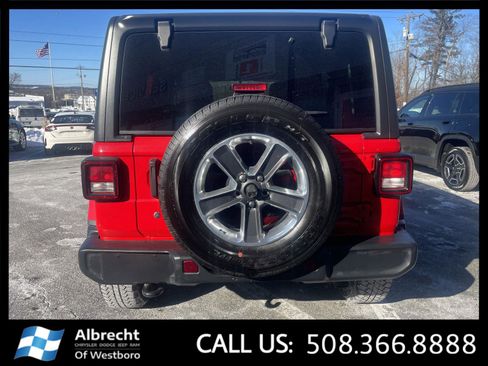 Used 2018 Jeep Wrangler Unlimited Sahara w/ Cold Weather Group image 4