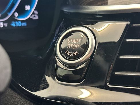 Certified 2023 BMW 530e image 33