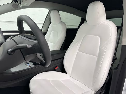 Used 2023 Tesla Model Y Long Range image 13