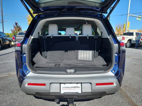 Used 2022 Nissan Pathfinder SL w/ SL Premium Package image 34