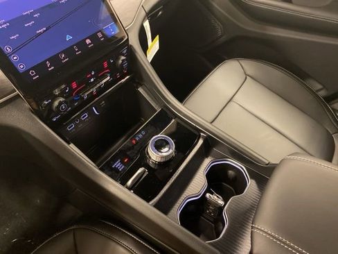 New 2025 Jeep Grand Cherokee Limited image 14