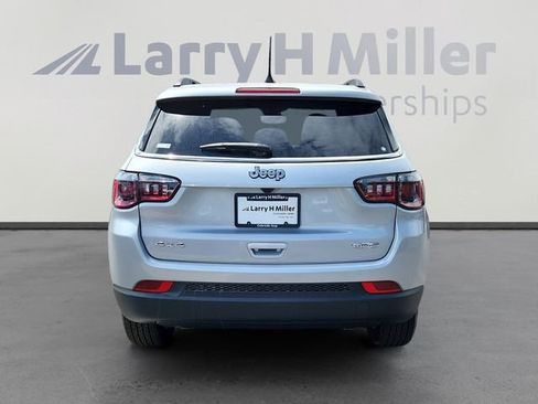 New 2025 Jeep Compass Latitude AWD/4WD image 4