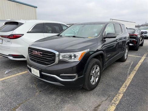 Used 2018 GMC Acadia SLE image 1