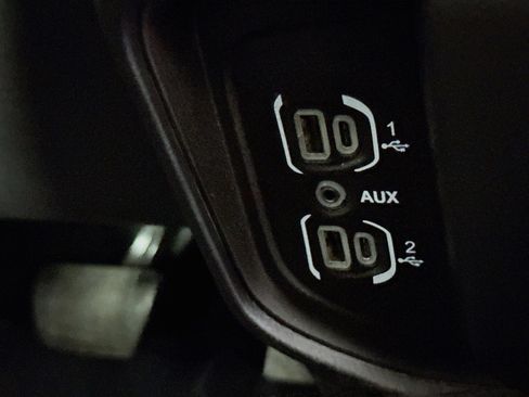 Used 2019 RAM 1500 Laramie AWD/4WD image 41
