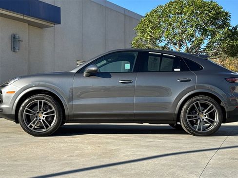 Used 2021 Porsche Cayenne Coupe image 9
