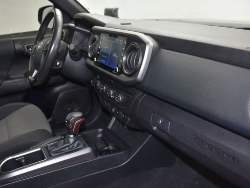 Used 2020 Toyota Tacoma TRD Off-Road image 22