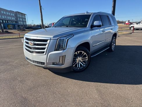 Used 2019 Cadillac Escalade 4WD image 4