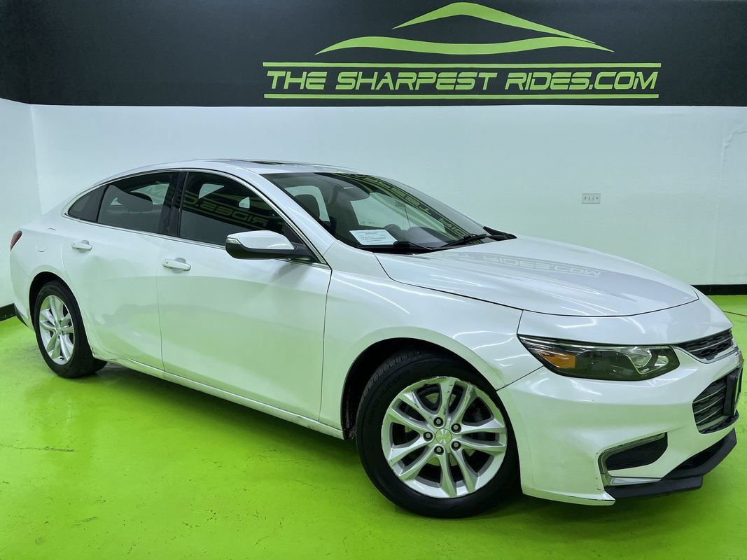 Used 2017 Chevrolet Malibu LT FWD image 1