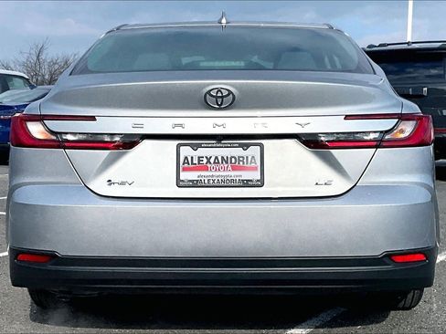 Used 2025 Toyota Camry LE w/ Convenience Package image 4
