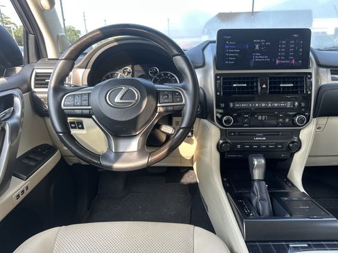 Used 2023 Lexus GX 460 Luxury w/ Sport Design Package AWD/4WD image 15