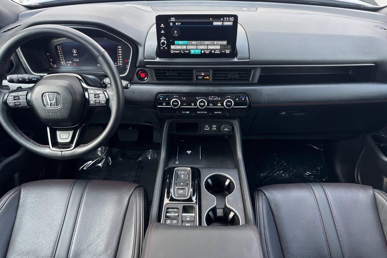 Certified 2025 Honda Pilot Black Edition image 16