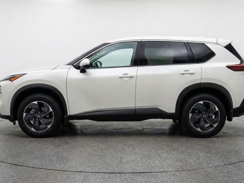 Used 2025 Nissan Rogue SV image 5