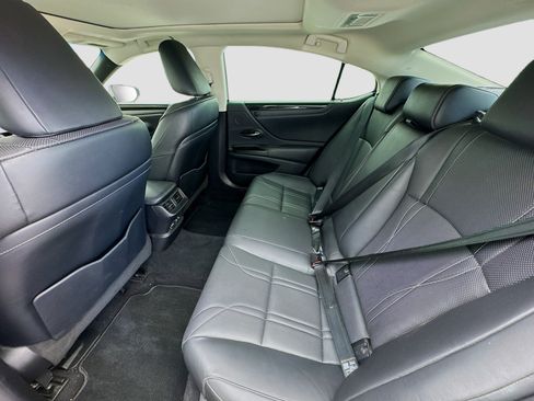 Used 2019 Lexus ES 350 w/ Accessory Package FWD image 16