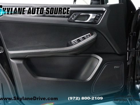 Used 2018 Porsche Macan Sport Edition image 25