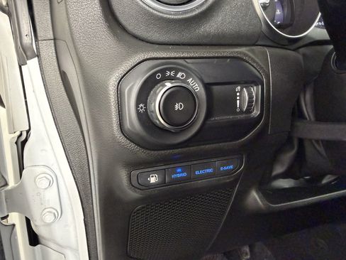 Used 2023 Jeep Wrangler Unlimited Sahara w/ Cold Weather Group image 24