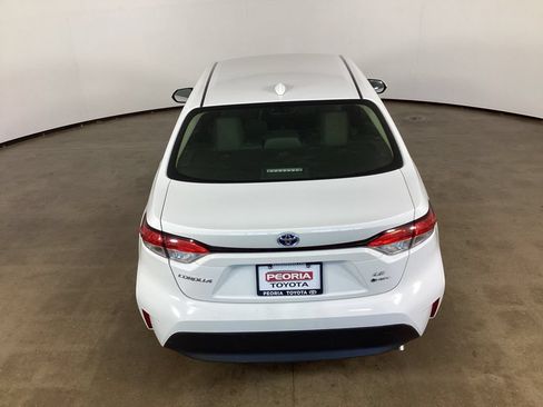 Used 2025 Toyota Corolla LE FWD image 11