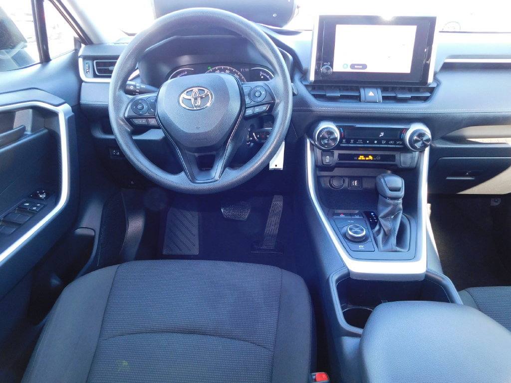 Used 2025 Toyota RAV4 LE AWD/4WD image 15