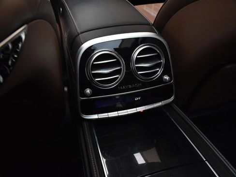 Used 2019 Mercedes-Benz Maybach S 560 4MATIC image 32