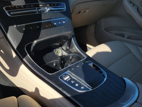 Used 2022 Mercedes-Benz GLC 300 image 26