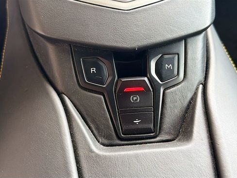 Used 2018 Lamborghini Aventador S image 25