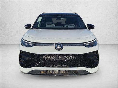 New 2026 Volkswagen Tiguan SE R-Line FWD image 6