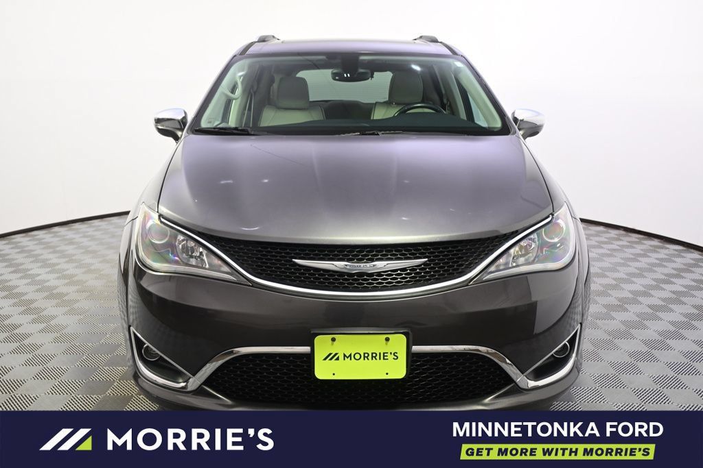 Used 2017 Chrysler Pacifica Limited FWD image 9