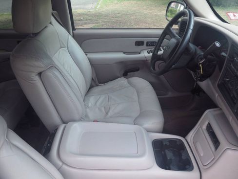 Used 2002 Chevrolet Suburban LT AWD/4WD image 19