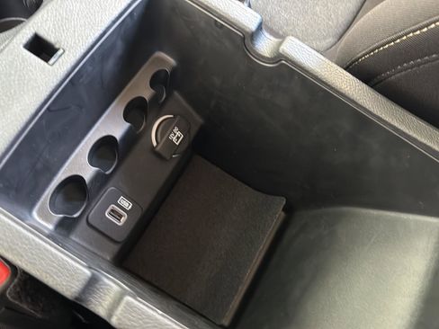 Used 2016 Jeep Cherokee Sport image 27