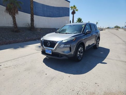 Used 2023 Nissan Rogue SV image 1