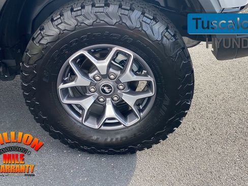 Used 2023 Ford Bronco Badlands image 12