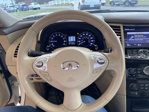 Used 2015 INFINITI QX70 AWD w/ Premium Package image 9