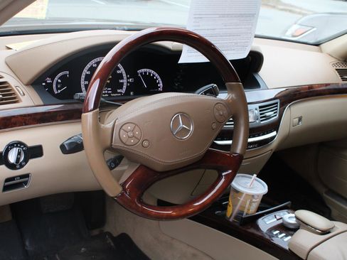 Used 2012 Mercedes-Benz S 550 4MATIC image 9