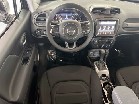 Used 2022 Jeep Renegade Latitude AWD/4WD image 21
