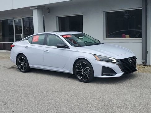 Certified 2023 Nissan Altima 2.5 SR w/ SR Premium Package FWD image 34