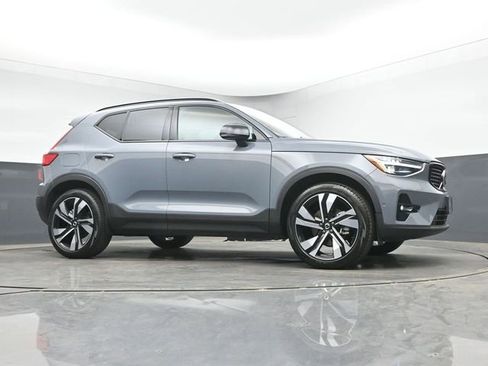 Used 2023 Volvo XC40 B5 Ultimate w/ Climate Package AWD/4WD image 37