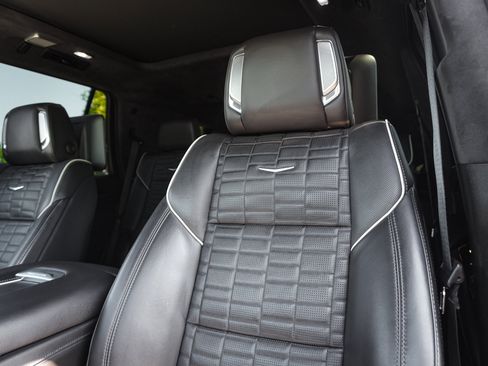 Used 2023 Cadillac Escalade V w/ LPO, ONYX Package AWD/4WD image 16