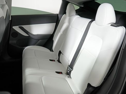 Used 2022 Tesla Model Y Performance image 28