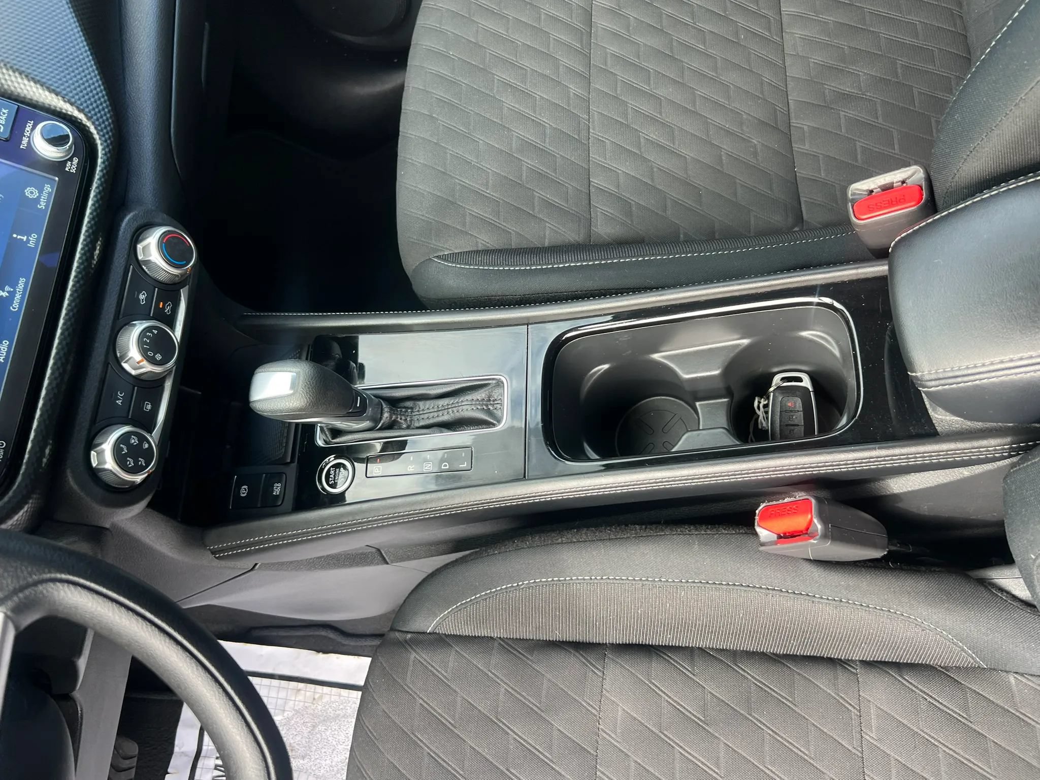 Used 2024 Nissan Kicks SV w/ Exterior Package FWD image 16